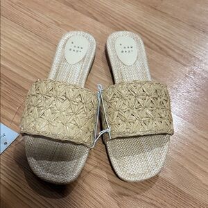 A New Day Womens Straw Woven Slide Sandals Memory Foam Comfort Size 8.5